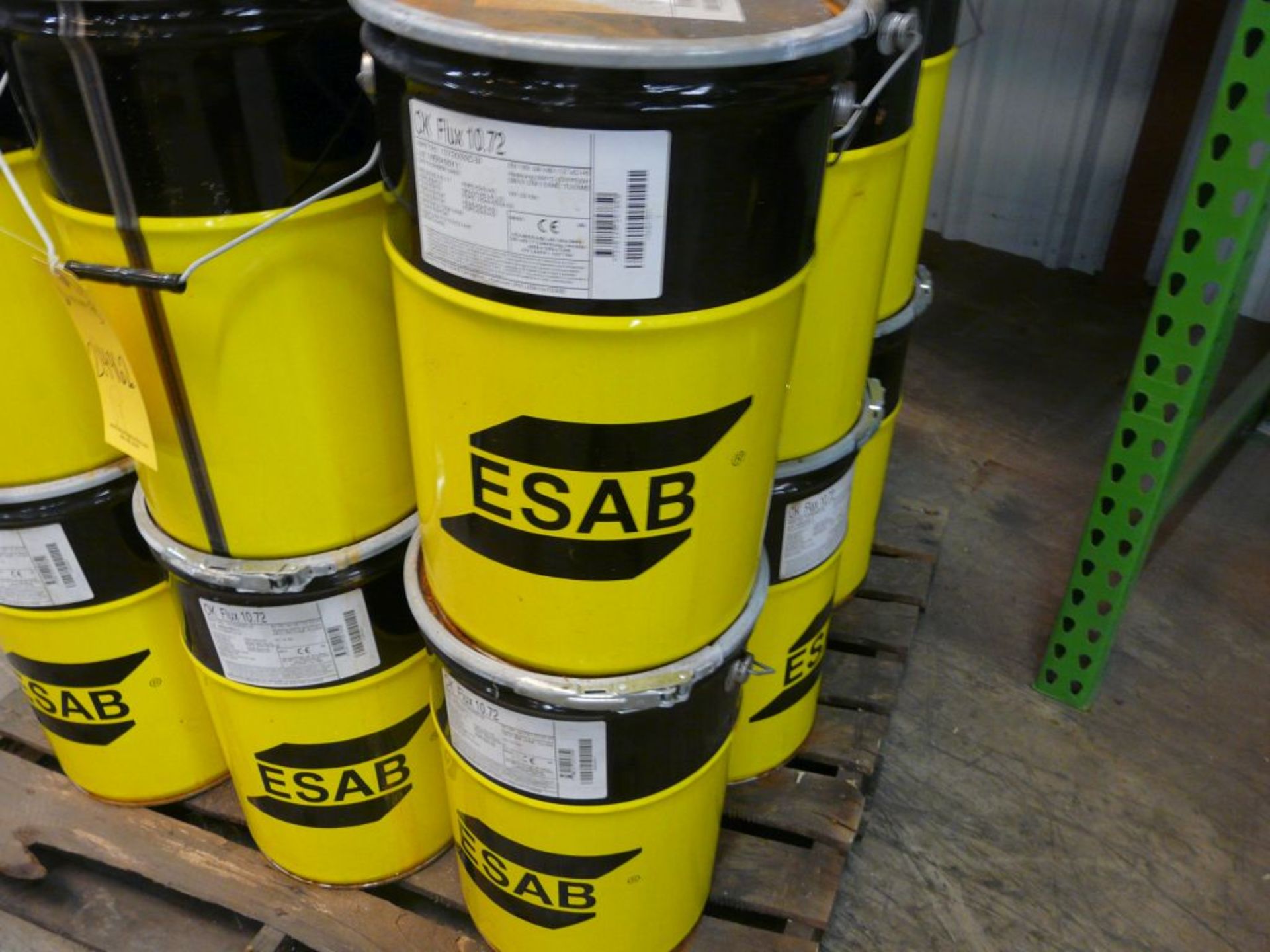 Lot of (36) Drums of ESAB Flux 10.72 - Part No. 1072000CBI; 55 lbs Each; Tag: 214962 - Image 4 of 4