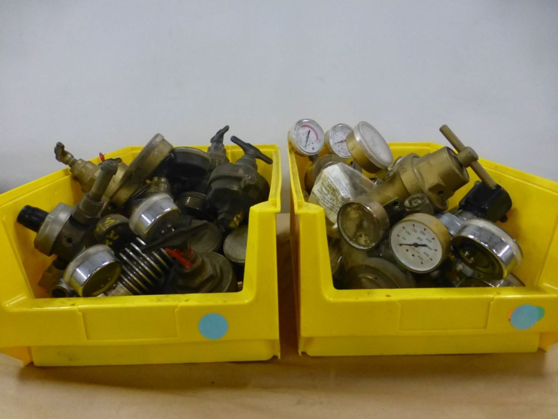 Lot of Assorted Regulators - Brands Include: Victor; Airgas Inc; Tag: 214922