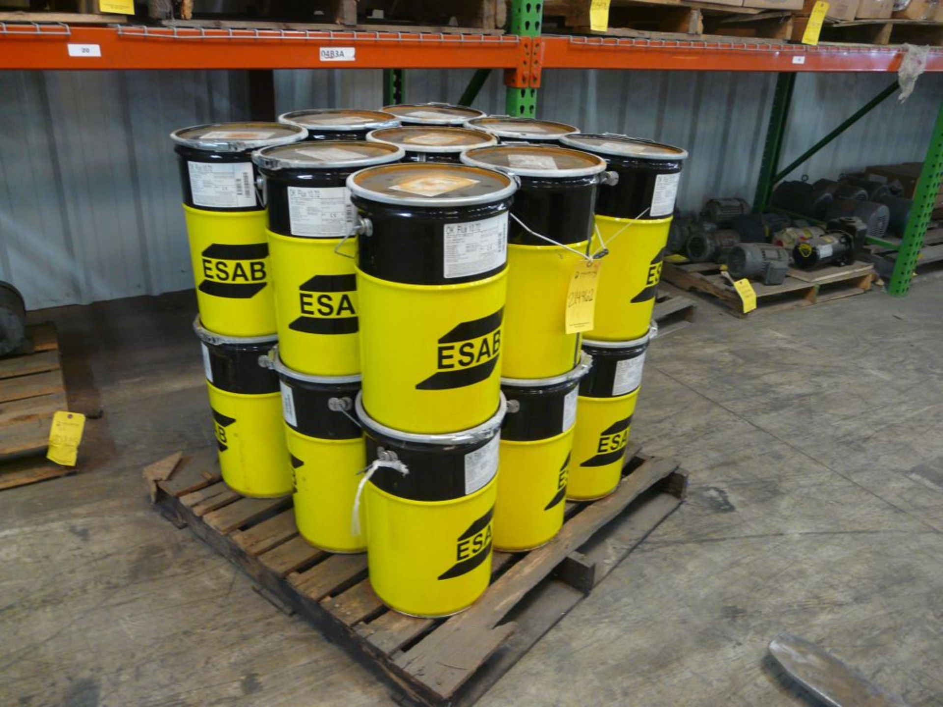 Lot of (36) Drums of ESAB Flux 10.72 - Part No. 1072000CBI; 55 lbs Each; Tag: 214962 - Image 2 of 4