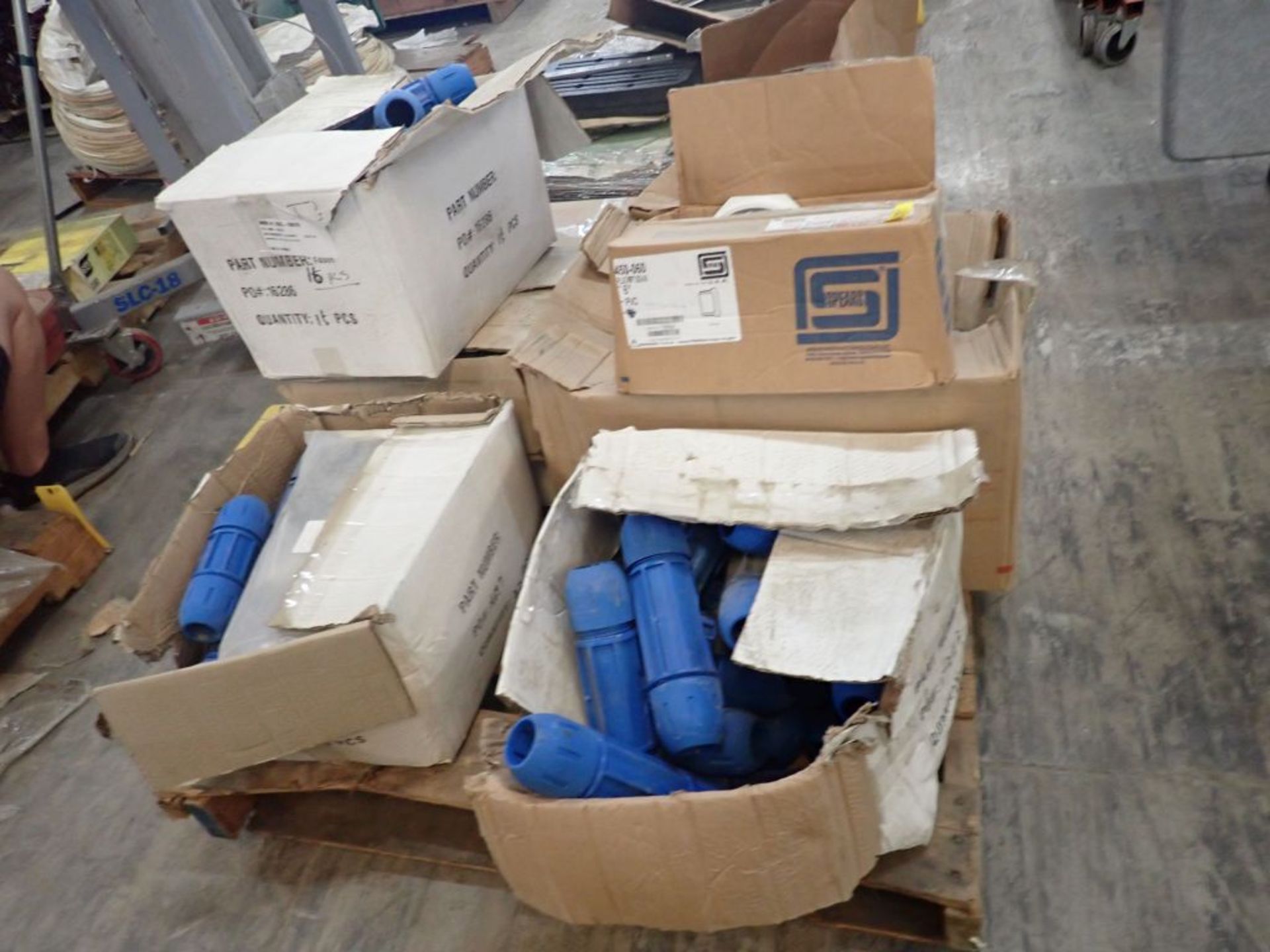 Lot of Assorted Components - Includes: 1/4 Bend PVC Hub; Plugs; Tee Fast Pipes; Tag: 214851 - Image 3 of 9