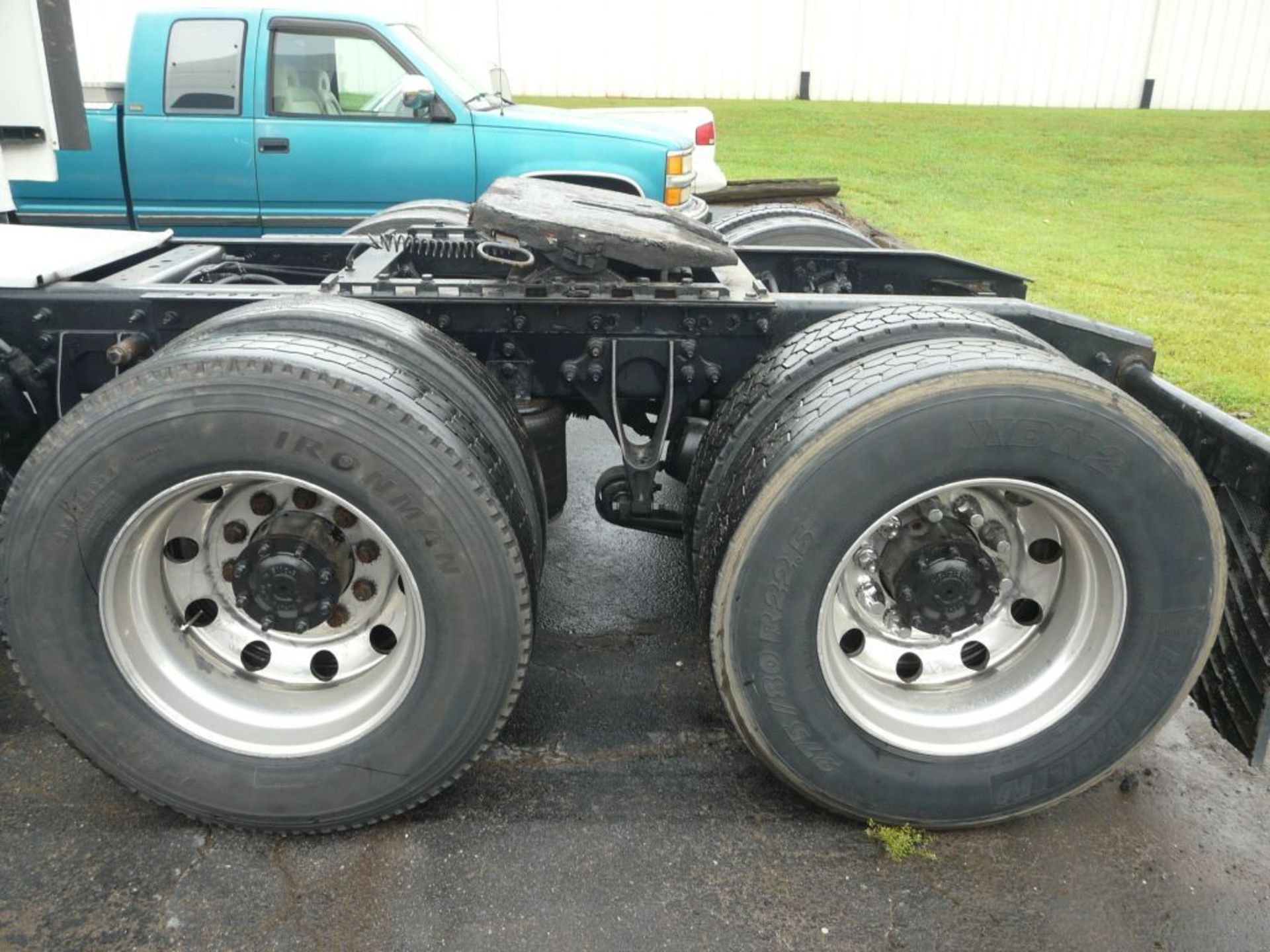 2013 International Prostar Plus Truck Tractor with Sleeper - Model No. ProStar + 125; Vin No. - Image 7 of 21