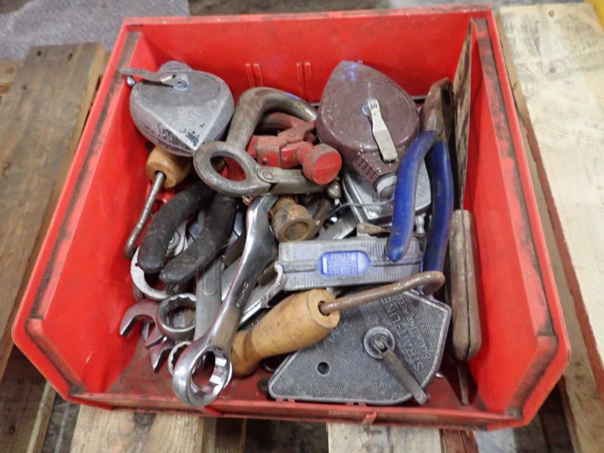 Lot of Assorted Components - Includes: Wrench; Chalk-Line Reel; Die Head; Tag: 215051 - Image 12 of 20