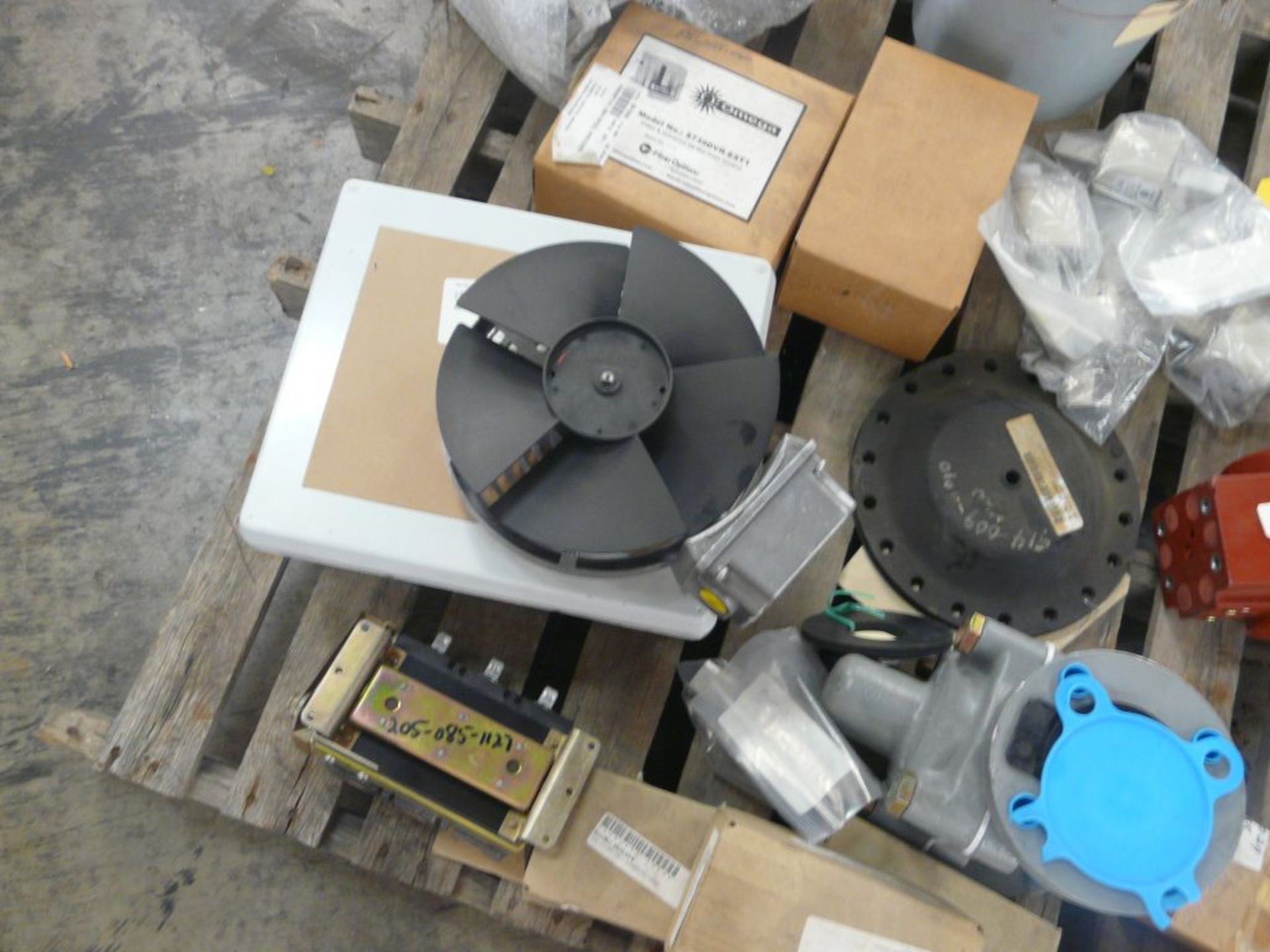 Lot of Assorted Components - Includes:; Current Transformer; Fan Assembly; Fuse; Tag: 216448 - Image 4 of 6