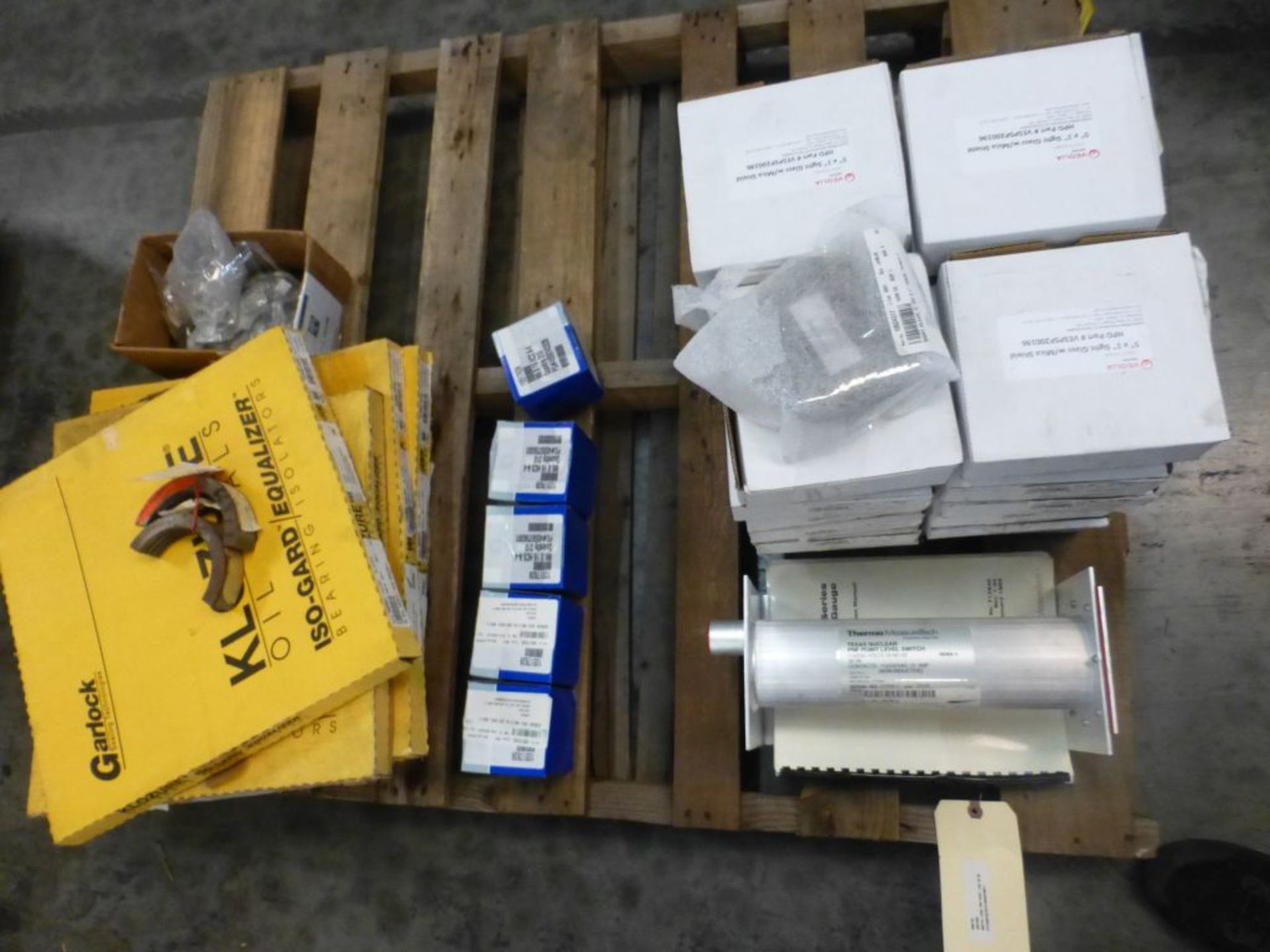 Lot of Assorted Components - Includes:; Sight-Class w/Mica Shield; Oil Seal; Hex Screw; Tag: 216301 - Image 4 of 16