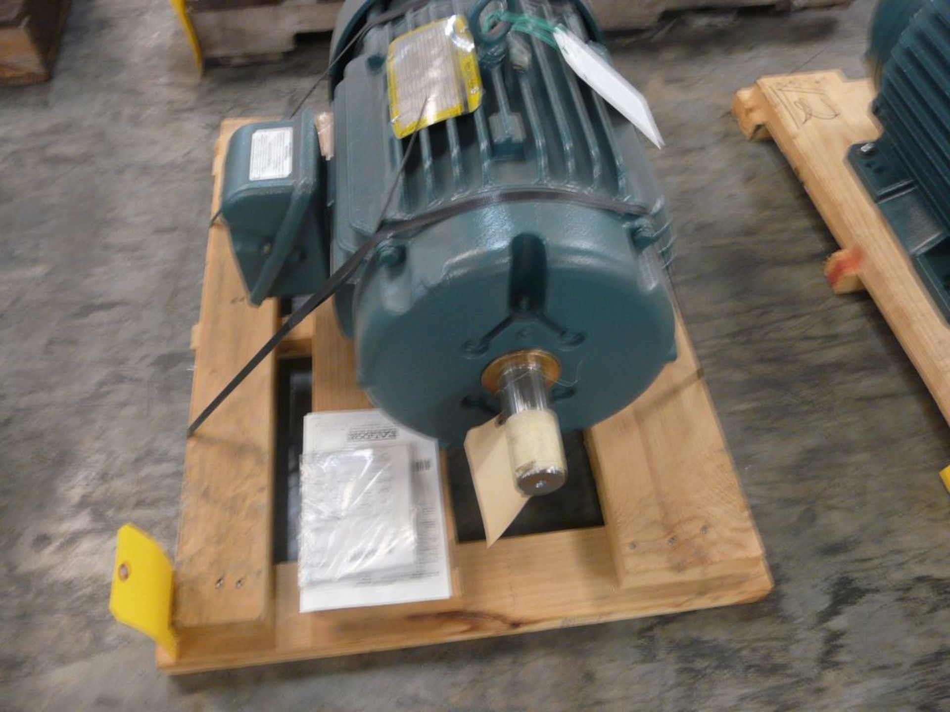 Baldor Reliance 10 HP Motor - Cat No. ECP82332T-5; 10 HP; 575V; 1180 RPM; Frame: 254T; 3PH; Tag: - Image 5 of 8