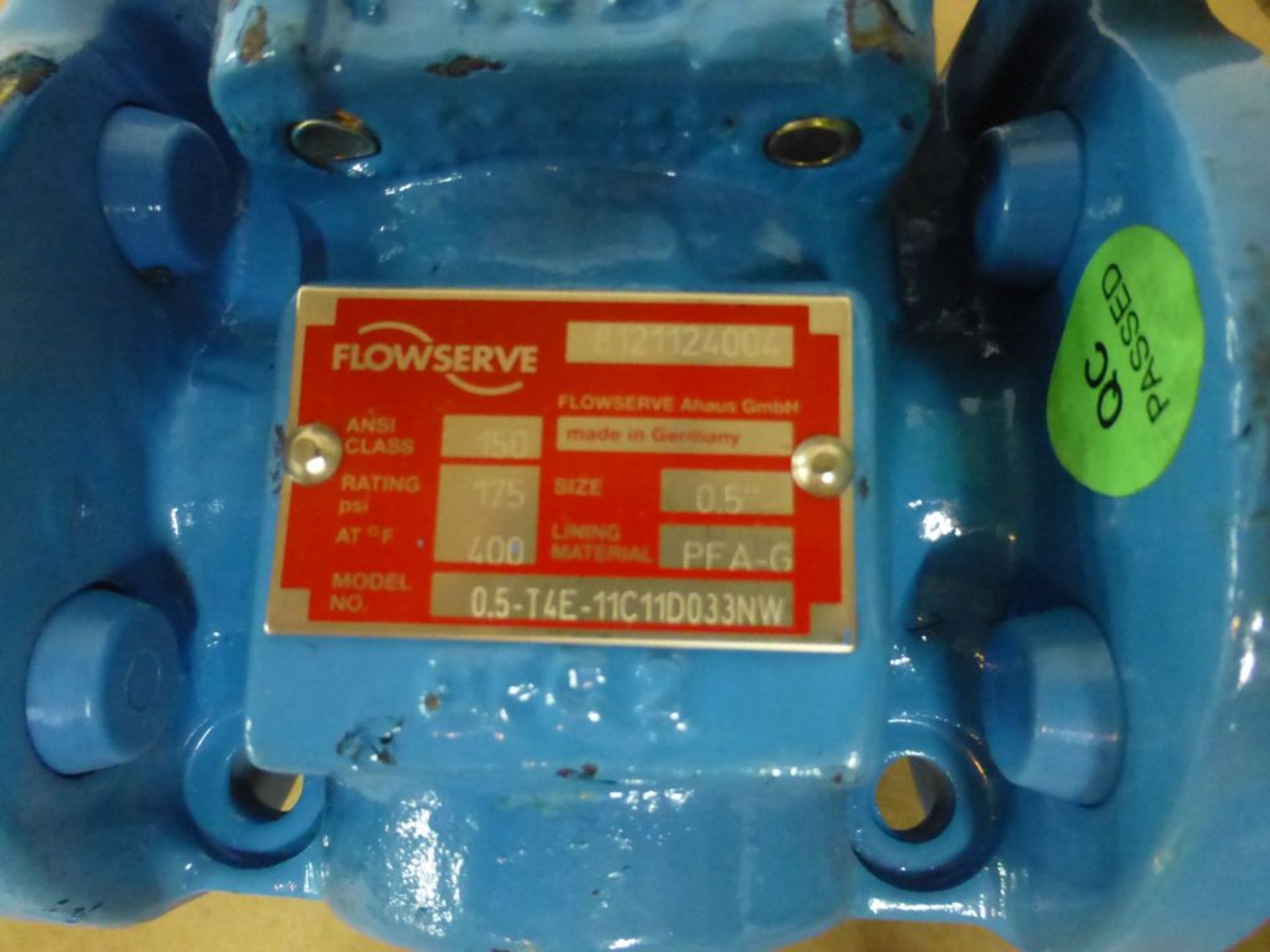 Lot of (3) Flowserve Valves - (2) Model No. 05-T4E-11C11D033NW, Size: 0.5"; (1) Model No. 1-T4E- - Image 5 of 7