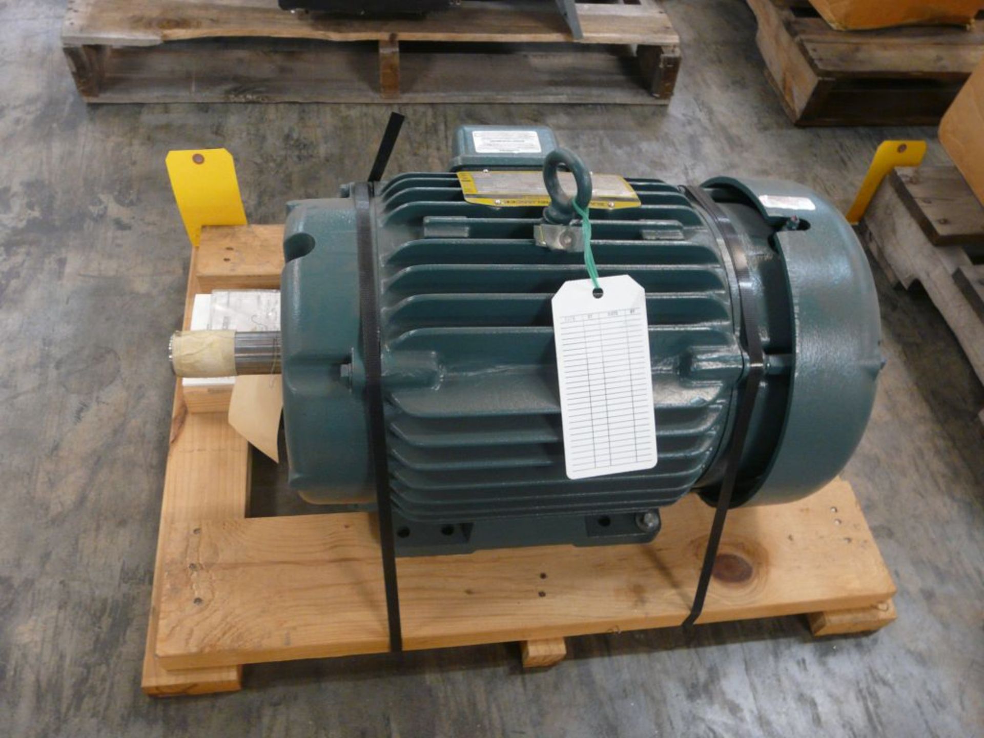 Baldor Reliance 10 HP Motor - Cat No. ECP82332T-5; 10 HP; 575V; 1180 RPM; Frame: 254T; 3PH; Tag: - Image 3 of 8