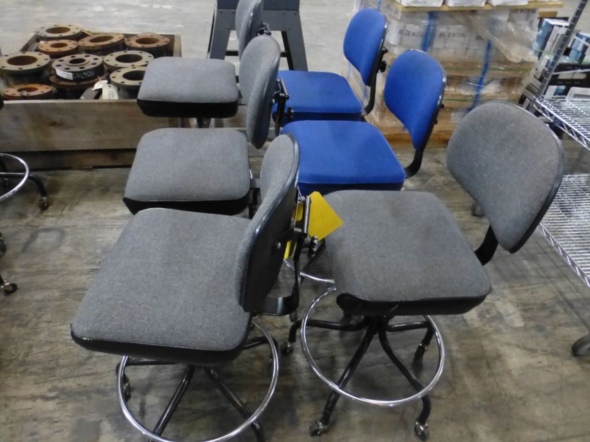 Lot of (6) Rolling Stools - Tag: 218472 - Image 2 of 3