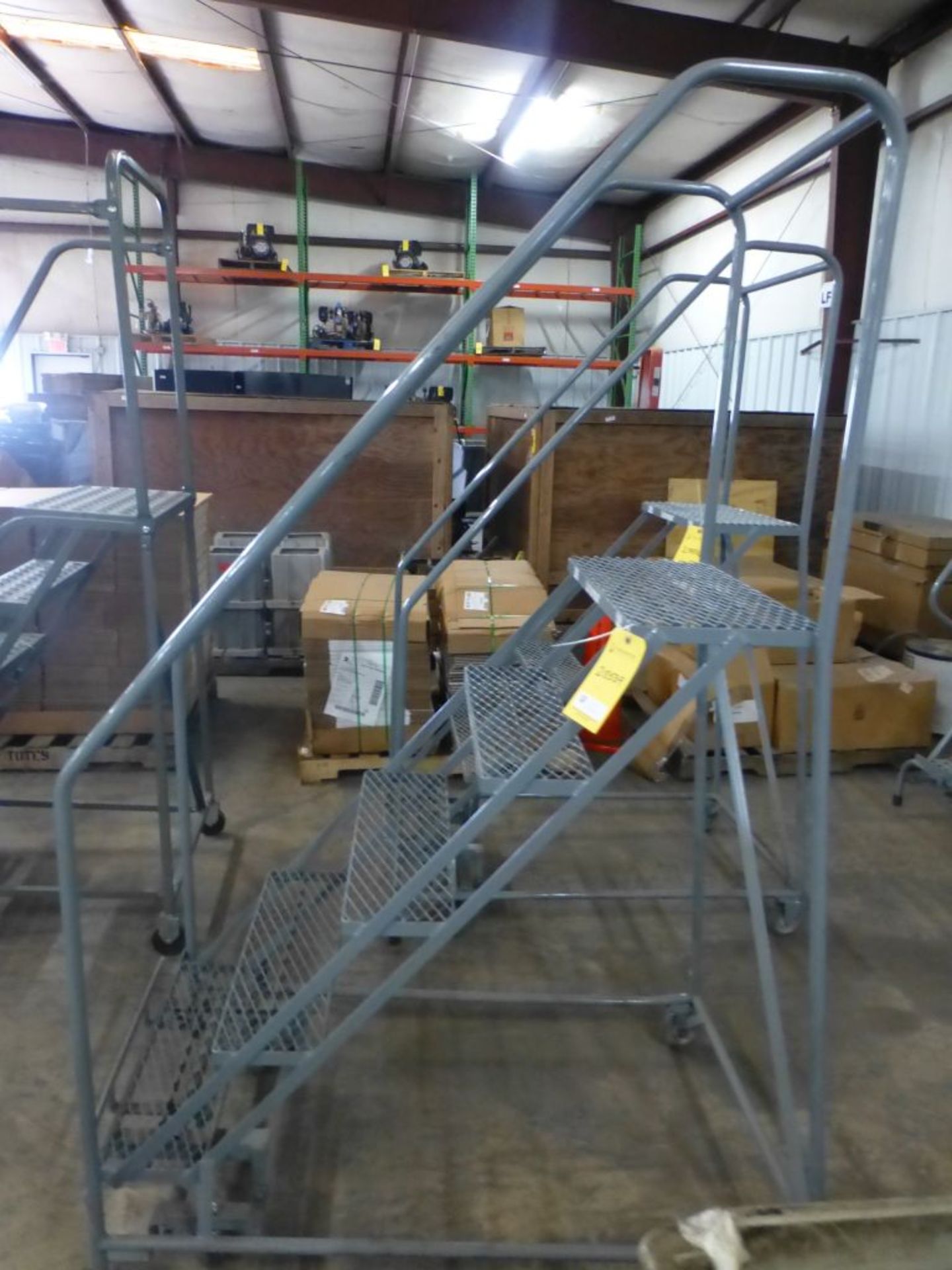 5' Cotterman Rolling Ladder - Tag: 218539 - Image 3 of 4