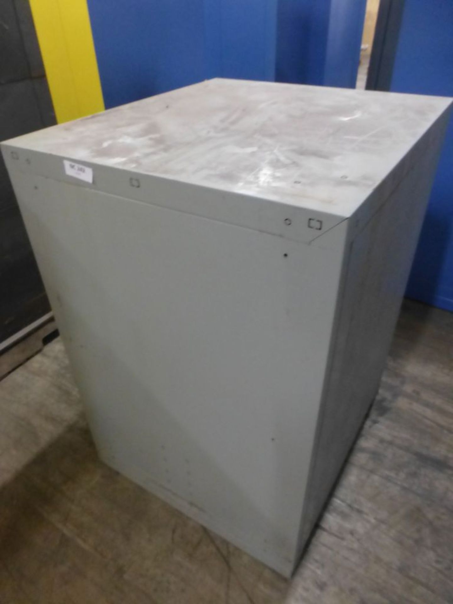 Global 8-Drawer Metal Cabinet - 30"W x 27"L x 40"H; Tag: 218684 - Image 4 of 8