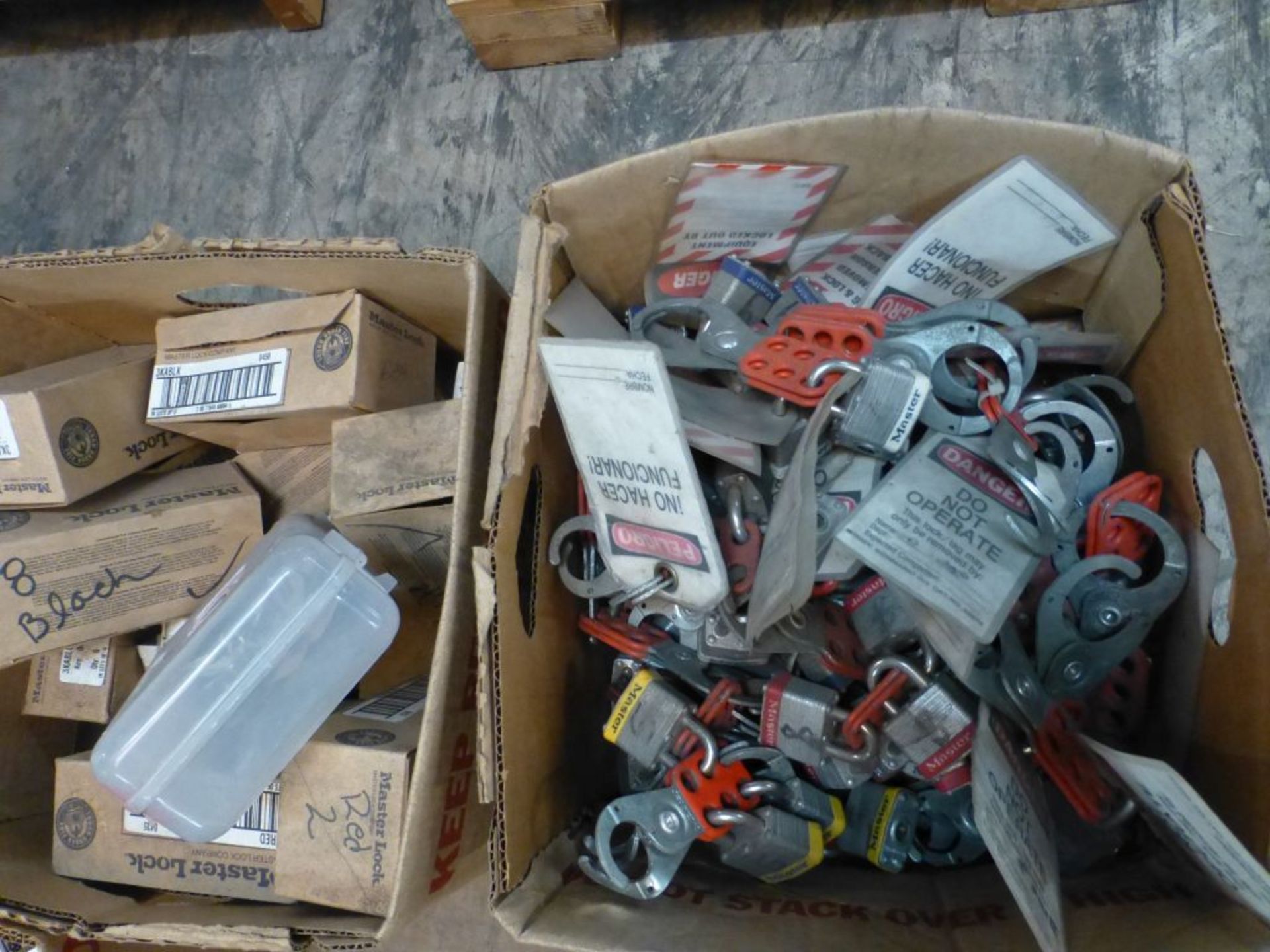 Lot of Assorted Masterlock Locks and Electrical Lockouts - Tag: 219557 - Image 7 of 8