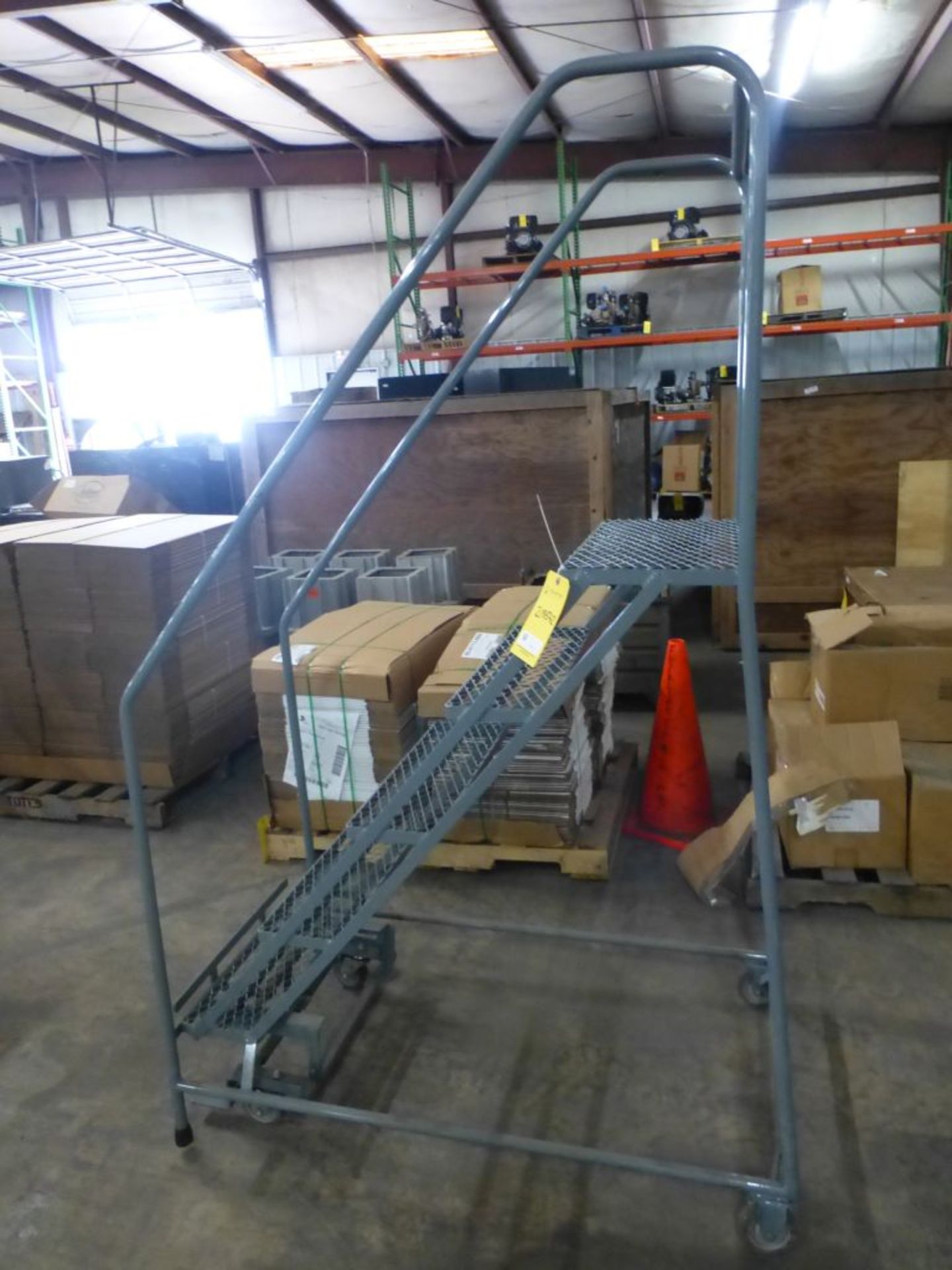 5' Cotterman Rolling Ladder - Tag: 218542 - Image 3 of 4