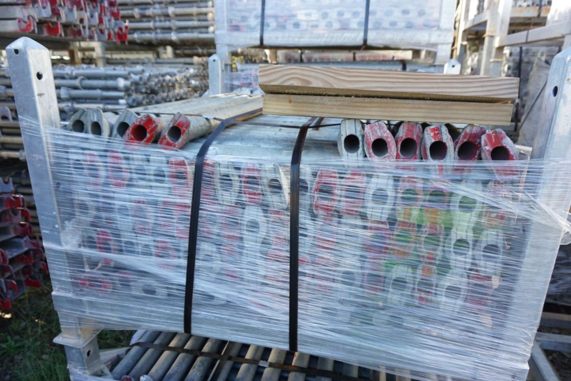 Lot of (600) 3' 6" Horizontal Ledger - Bay Length 42" (1.07M); Type: CLH36 - (4) Racks Per Lot - - Image 8 of 10