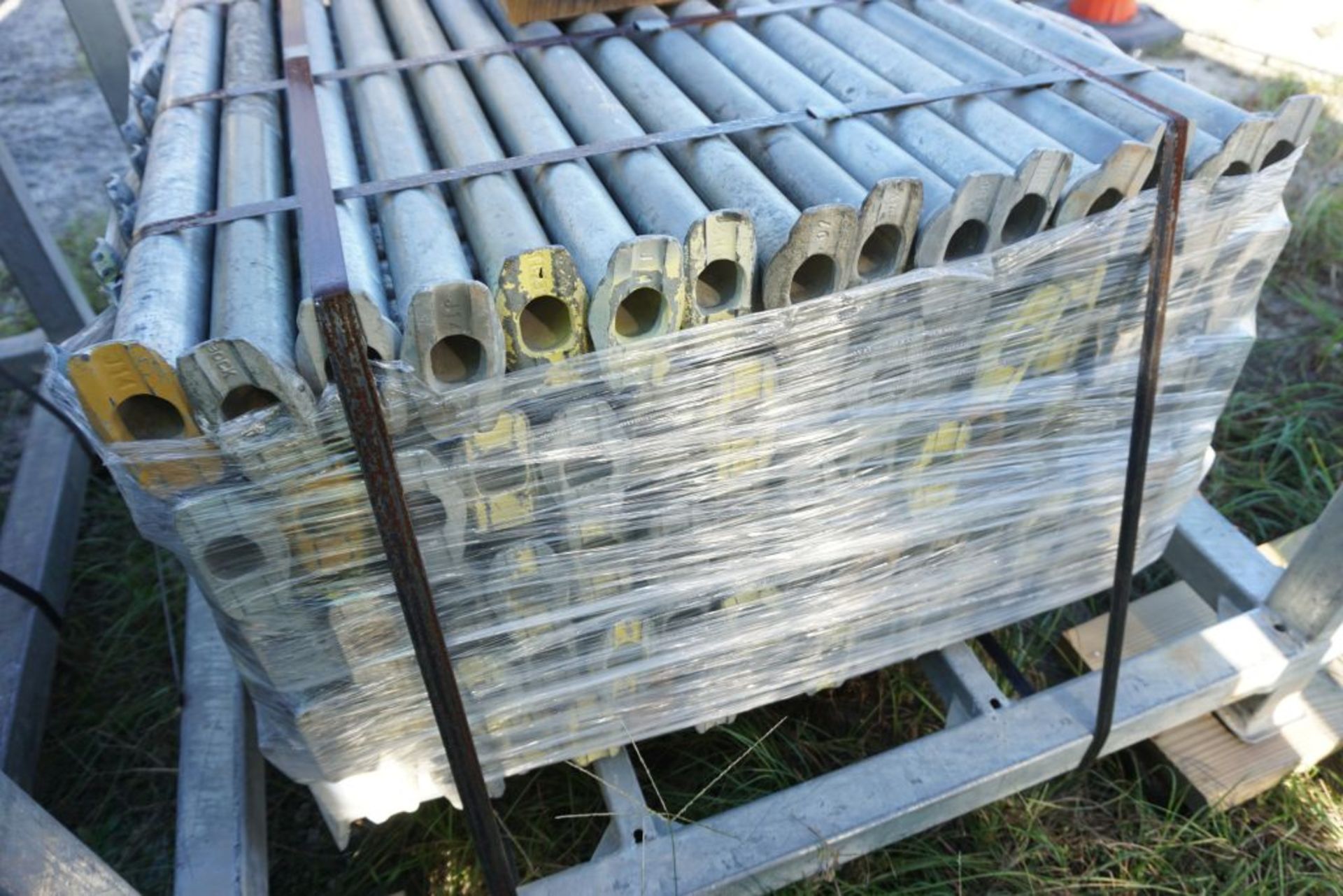 Lot of (500) 3' 0" Horizontal Ledger - Bay Length 35.4" (0.9M); Type: CLH30 - (3.33) Racks Per Lot - - Image 4 of 11