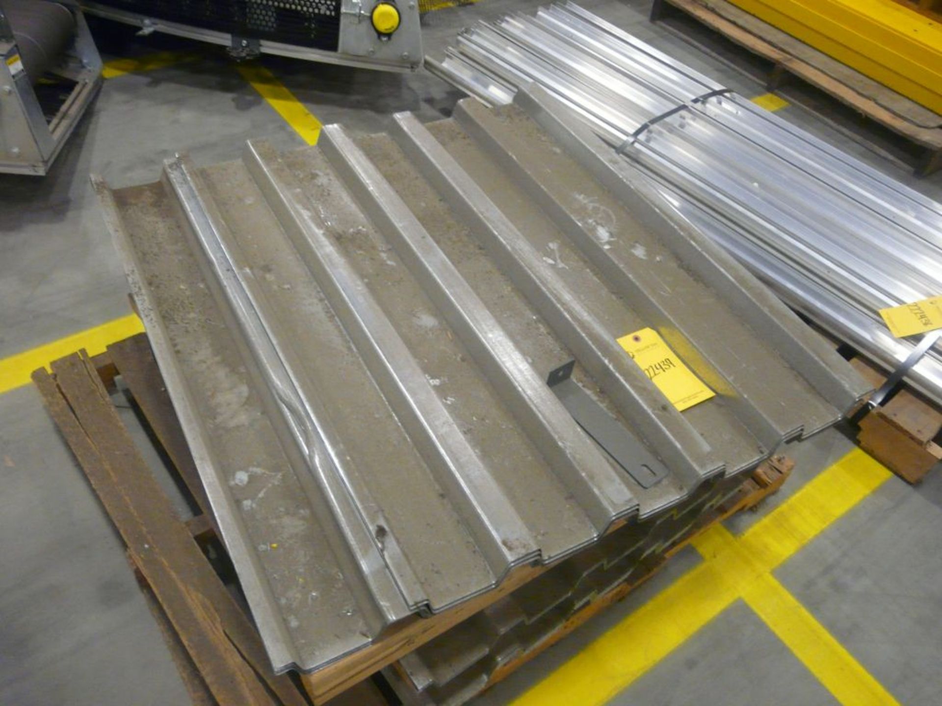 Lot of Metal Roofing - Tag: 222439; Lot Loading Fee: $30 - Image 3 of 4