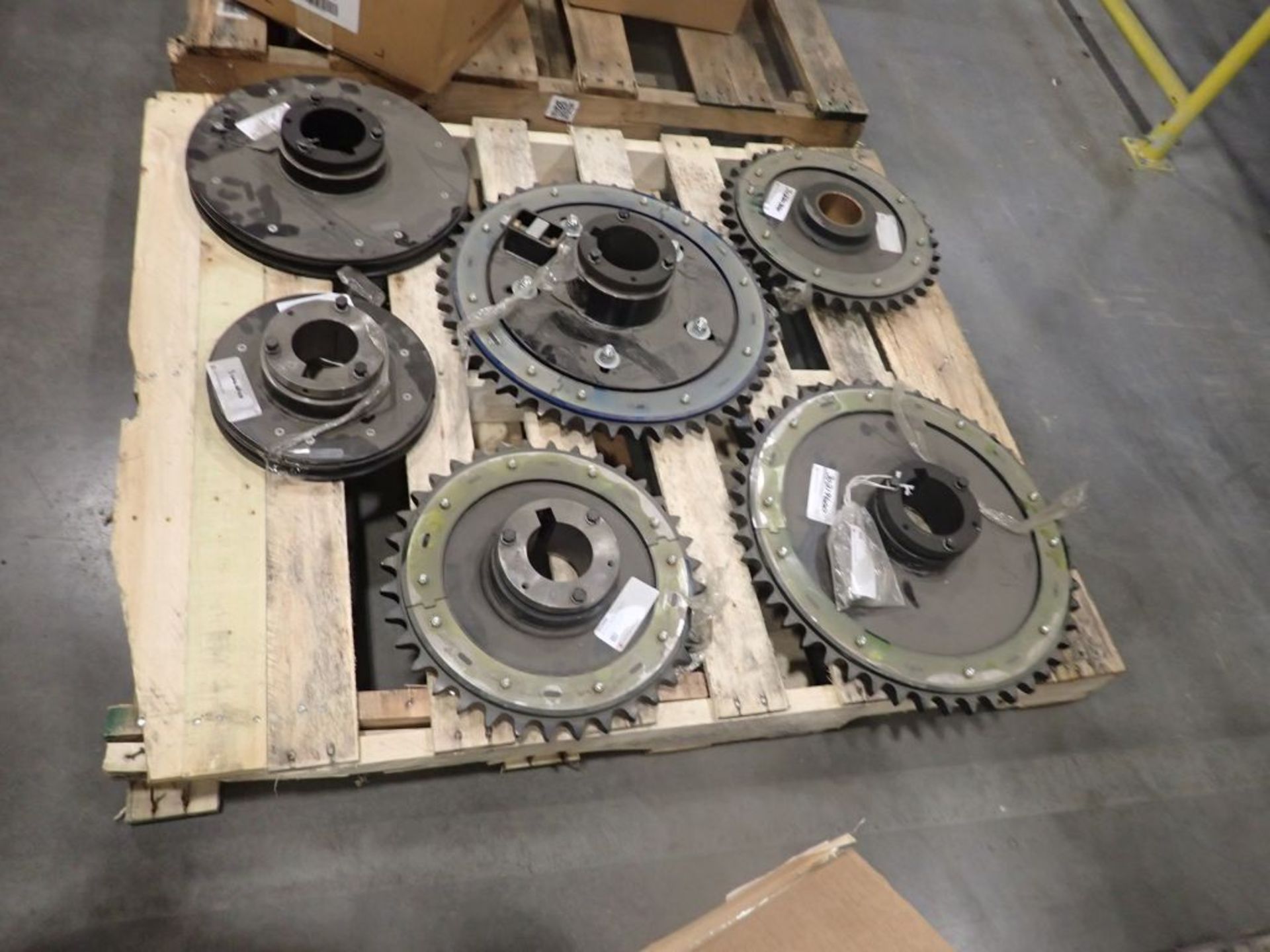 Lot of (6) Sprockets - Tag: 222311; Lot Loading Fee: $30 - Image 2 of 12