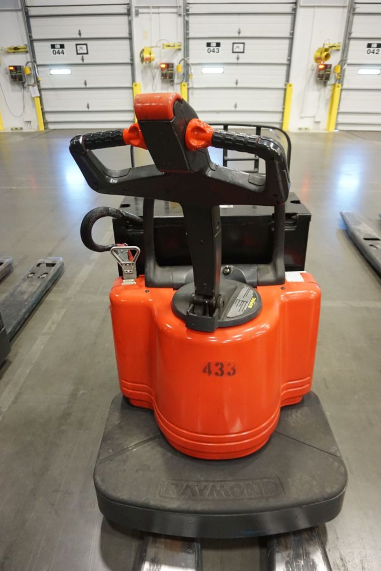 Raymond Walkie Rider Electric Pallet Truck - Model No. 112TM-FRE60L; Serial No. 112-03-45198; 6, - Image 2 of 11
