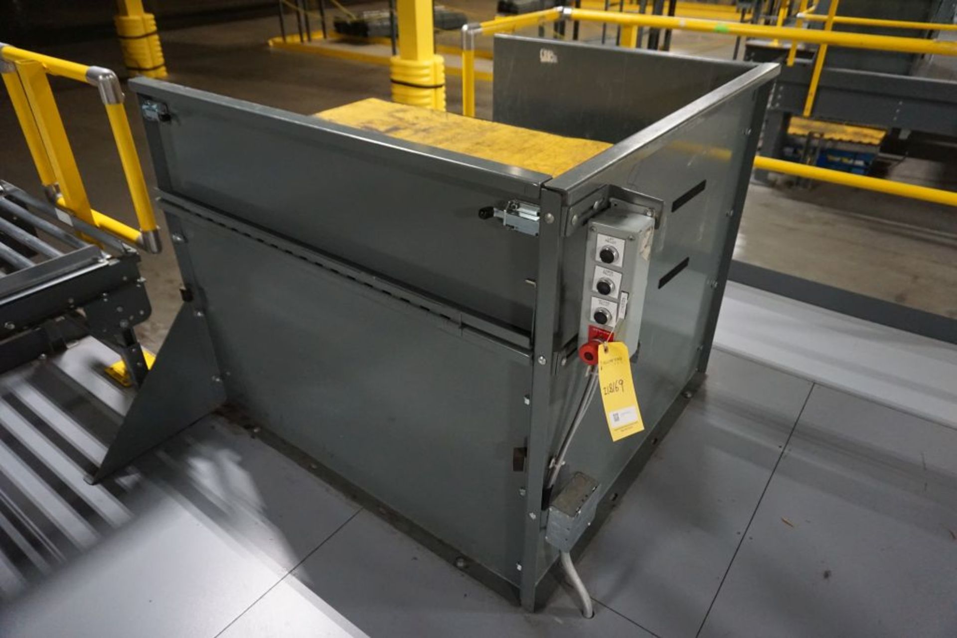 Lift Products Inc Max Lift Table - Model No. LPT-035-72XXH; 460V; 3500 lb Capacity; Tag: 218169; Lot