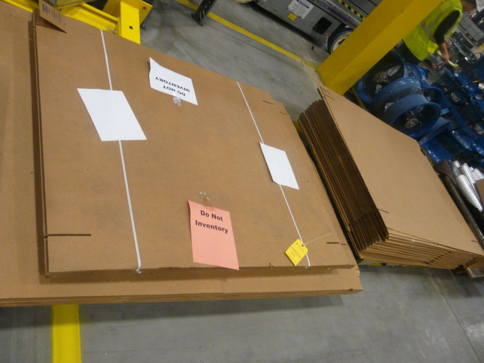 Lot of Uline Cardboard Slips - Tag: 222552; Lot Loading Fee: $30