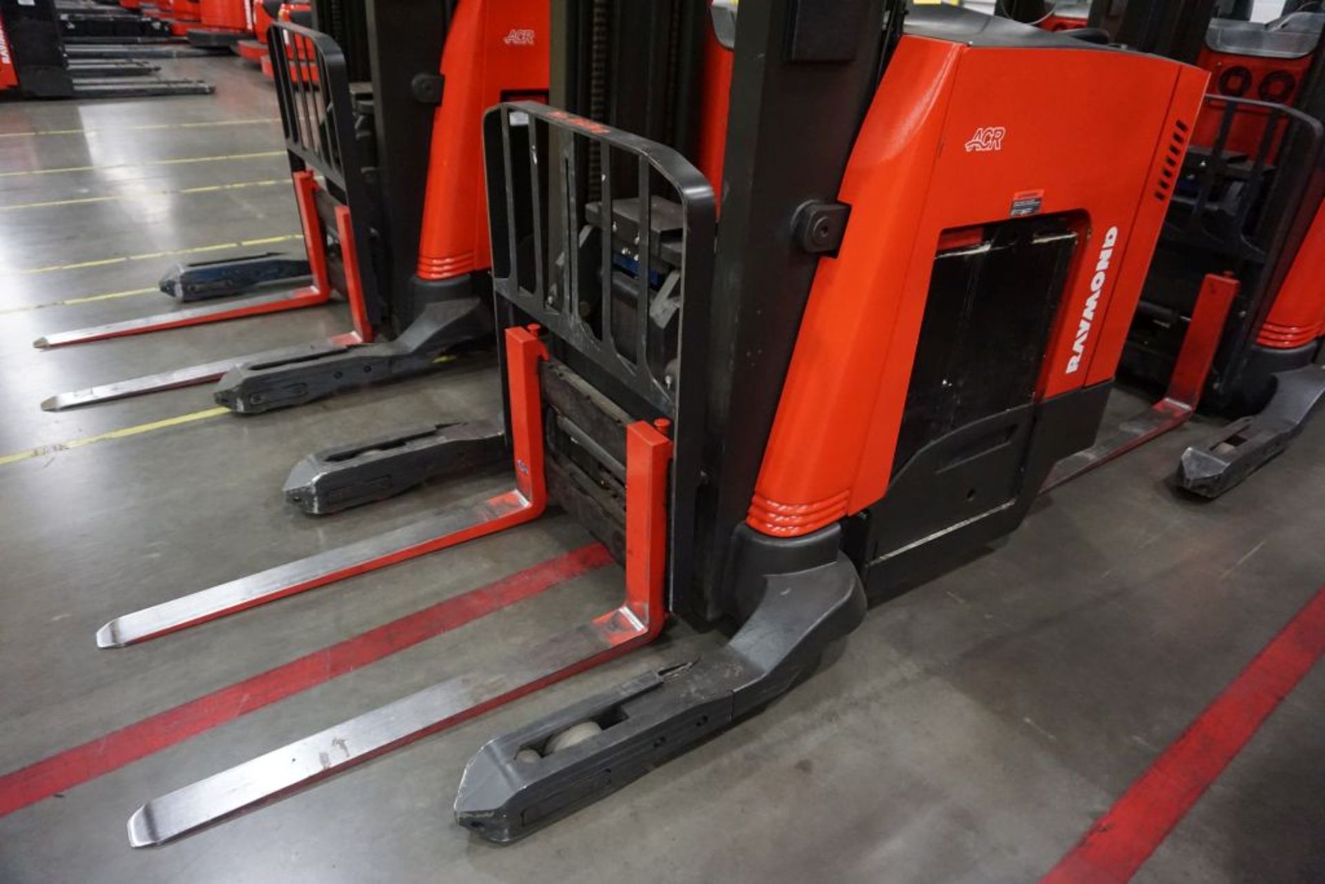 Raymond 7500 Universal Stance Reach Forklift - Model No. 750-R45TT; Serial No. 750-15-BC50725; - Image 2 of 19