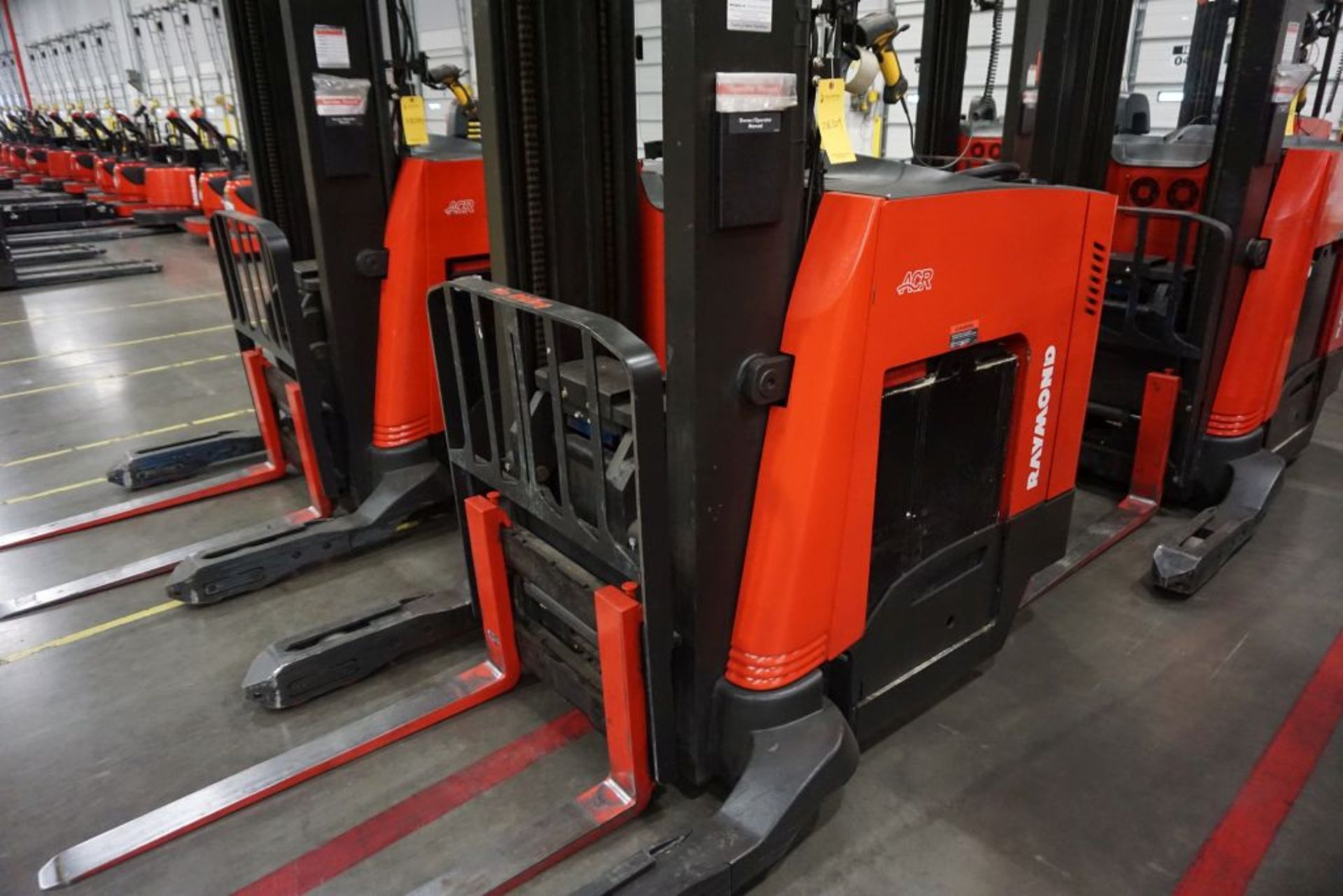 Raymond 7500 Universal Stance Reach Forklift - Model No. 750-R45TT; Serial No. 750-15-BC50725; - Image 3 of 19