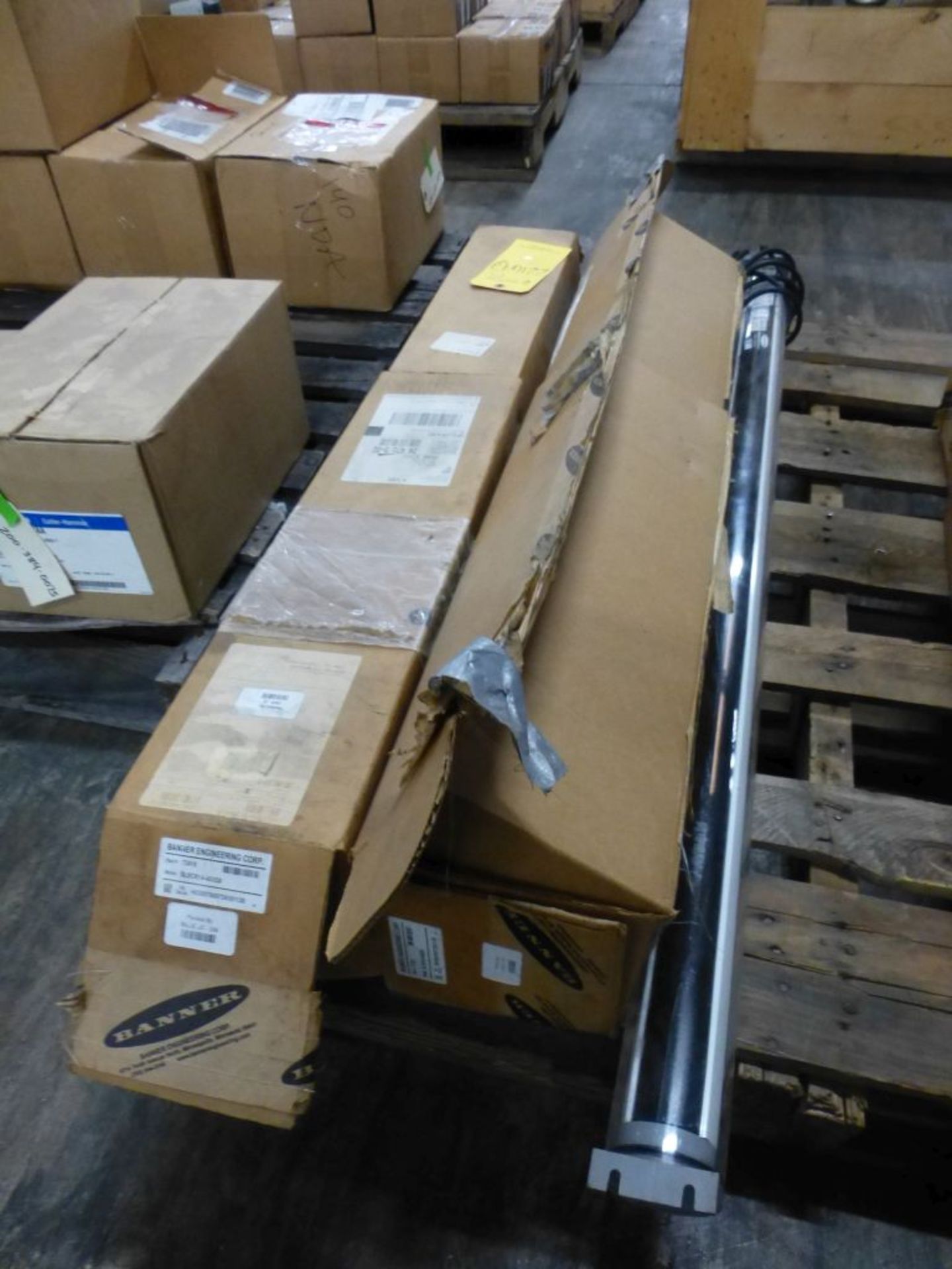 Lot of (2) Banner Fluorescent Luminaires - Part No. 71298; 120/277 VAC; New Surplus; Tag: 221677 - Image 4 of 8