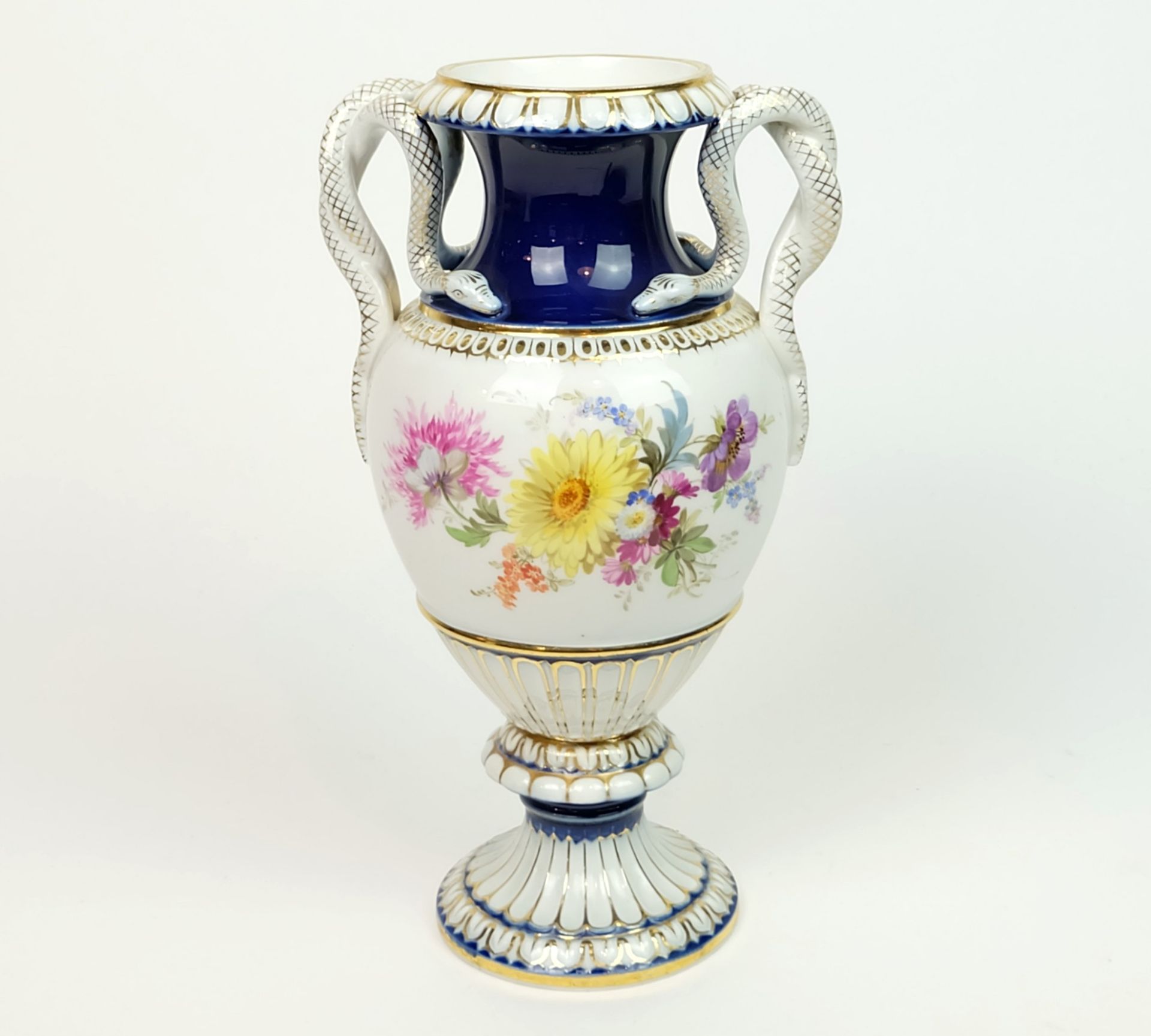 SCHLANGENHENKELVASE,