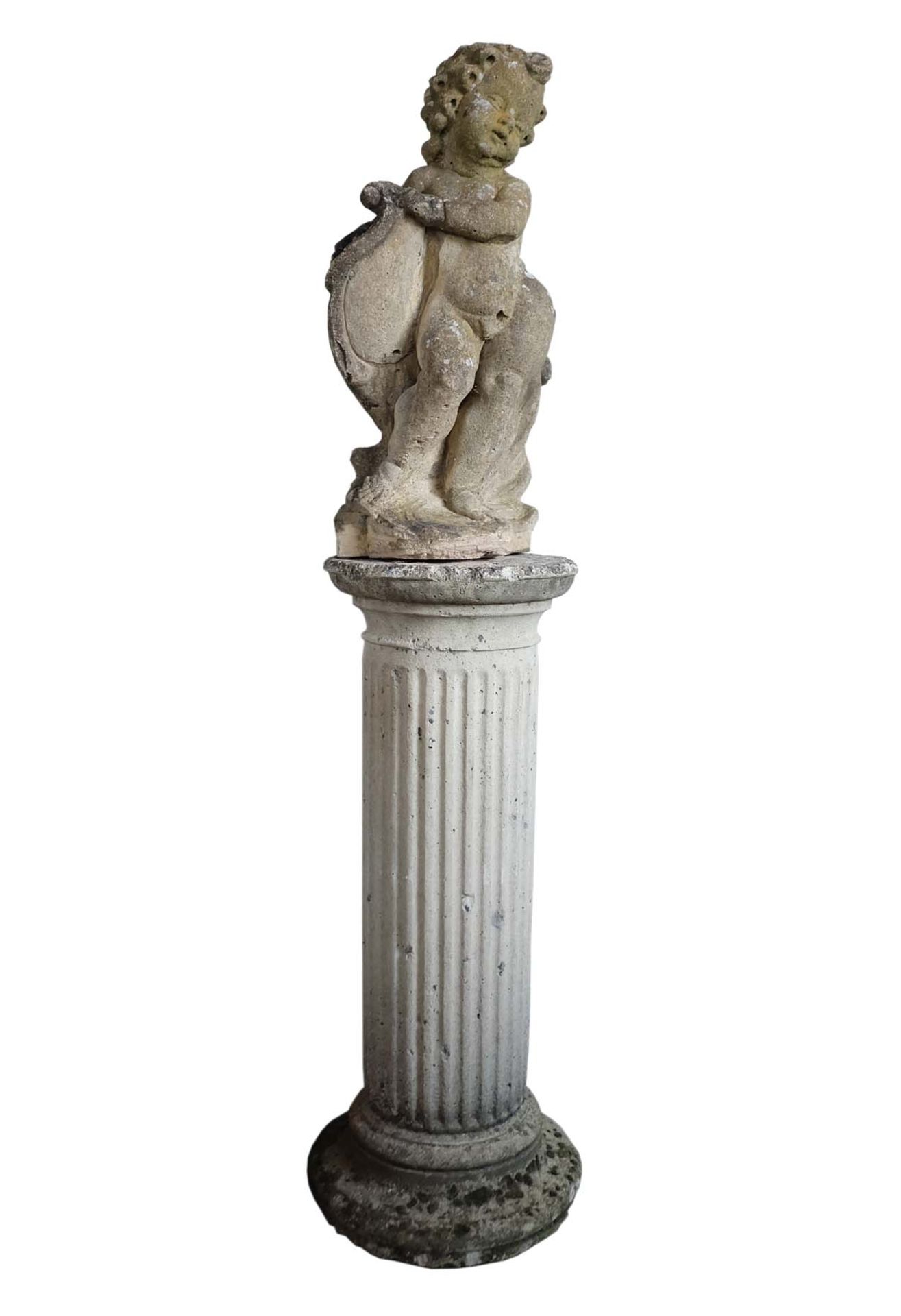 GARTENFIGUR, Putto mit Wappenschild auf