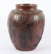 YIXIN-VASE, Steinzeug, im Relief auf