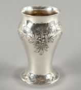 KLEINE JUGENDSTIL-VASE, 830/ooo,