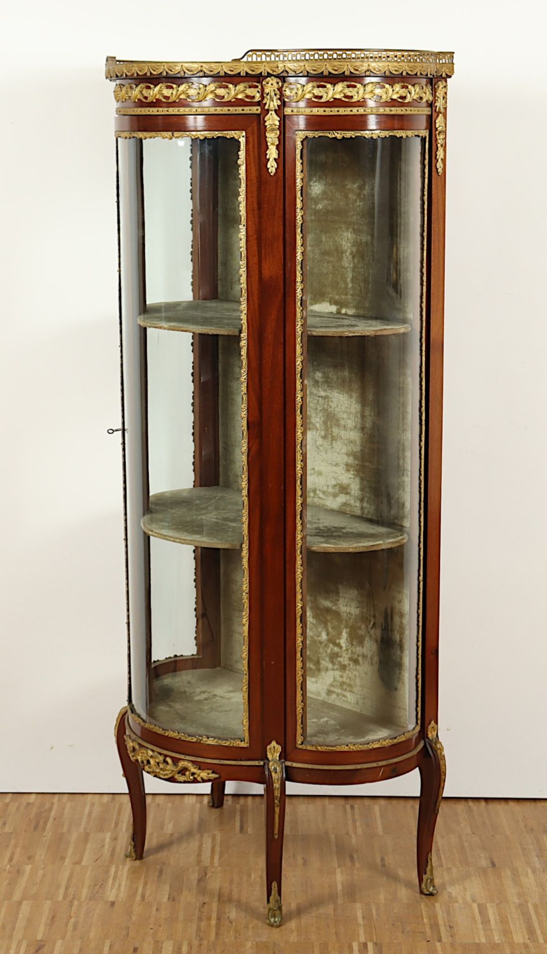 KLEINE VITRINE, im Louis Quinze-Stil, - Bild 3 aus 6