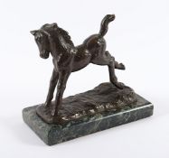 MODERNER BILDHAUER, "Fohlen", Bronze,