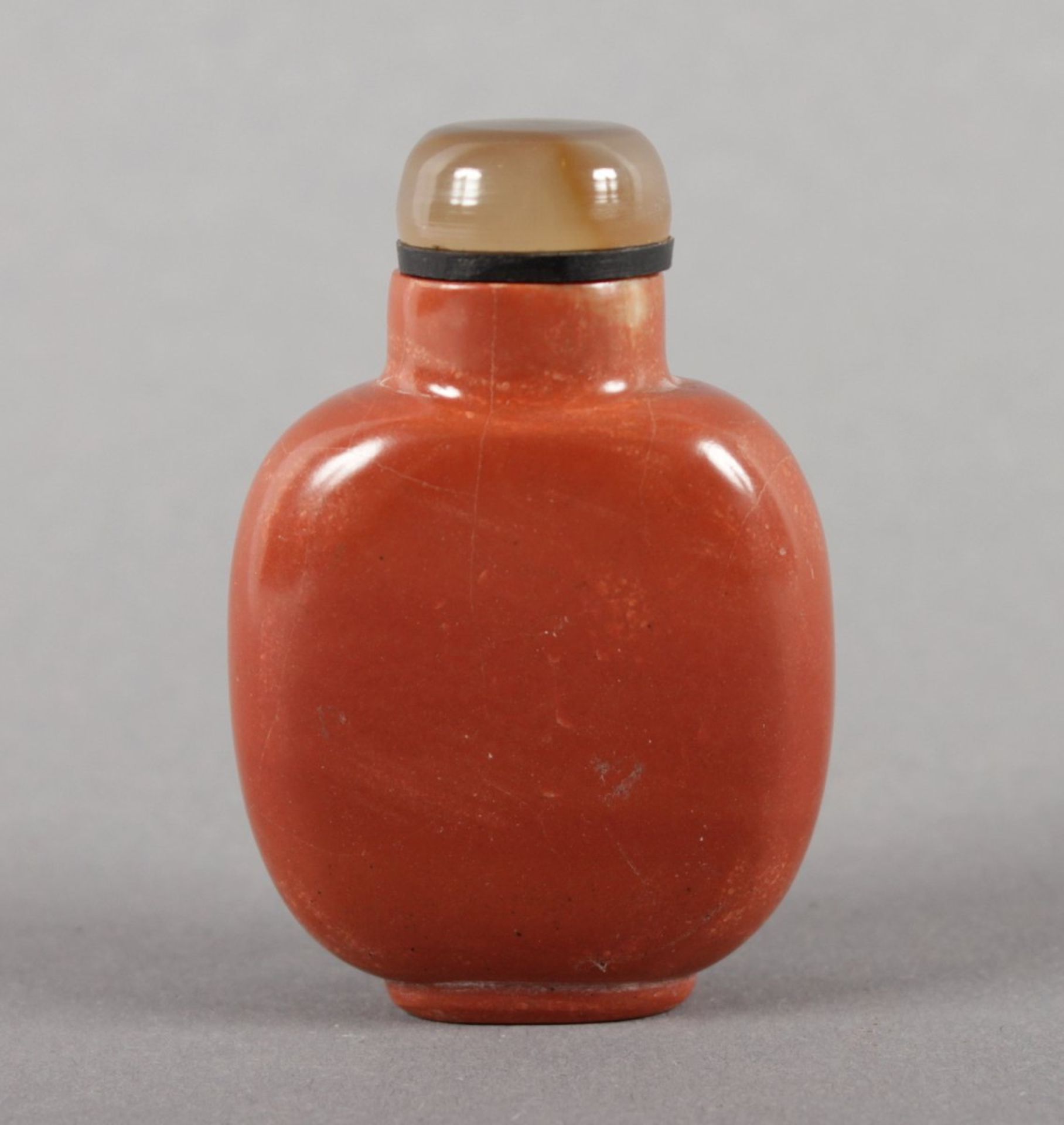 SNUFF-BOTTLE, rotbrauner Stein, H 5,2, - Image 3 of 3