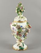 GROSSE POTPOURRI-VASE, zweiteilig,