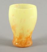 KLEINE VASE, farbloses Glas mit