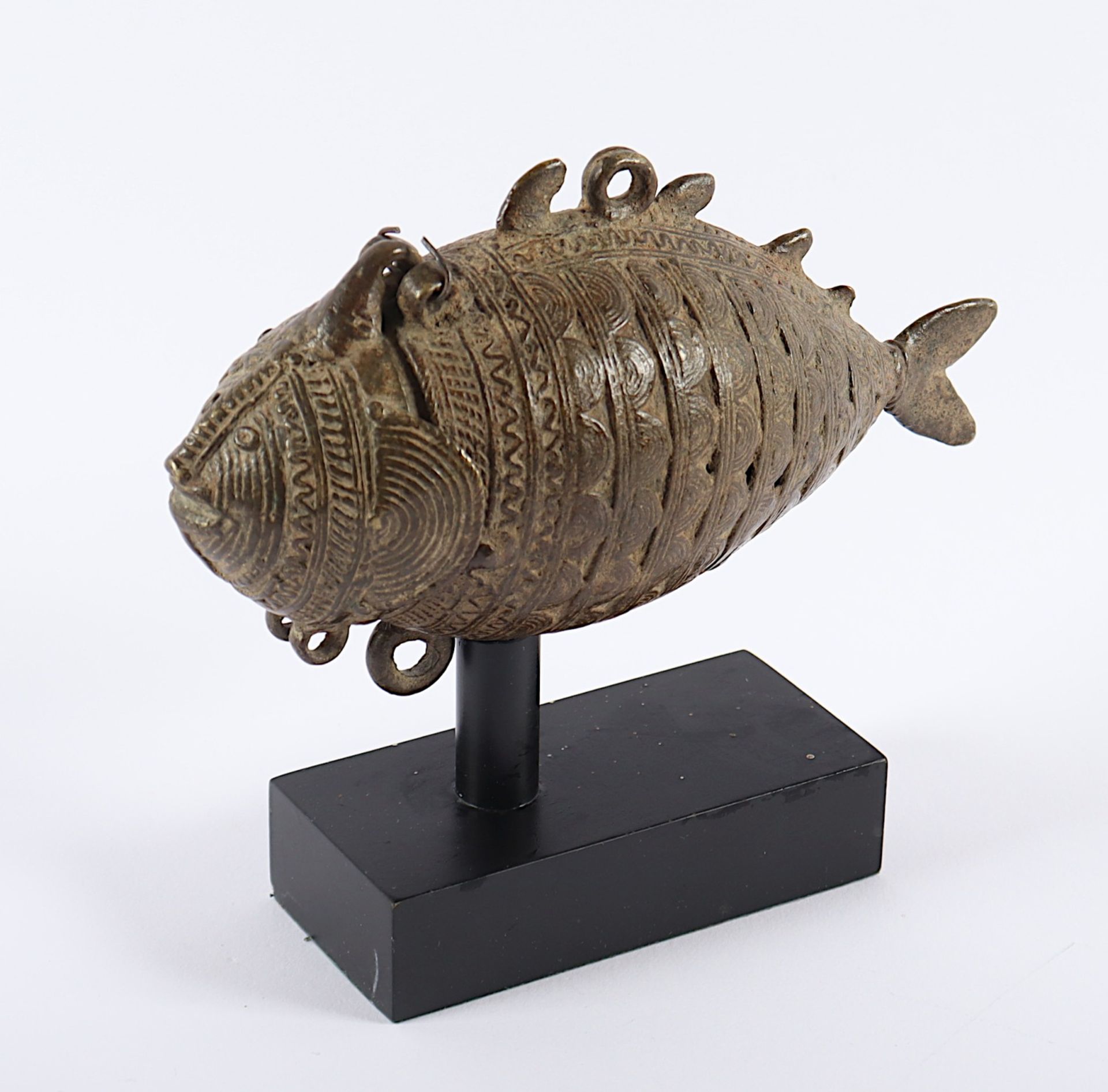 AMULETTBEHÄLTER IN FISCHFORM, Bronze,