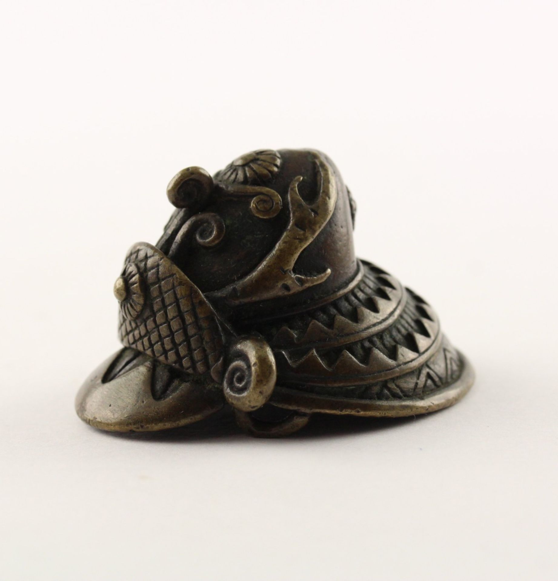 NETSUKE KABUTO, BRONZE, JAPAN, 19.JH. - Bild 4 aus 6