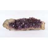 TEIL EINER GROSSEN AMETHYST-DRUSE, L