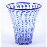 VASE, farbloses Glas mit blau-weißen,