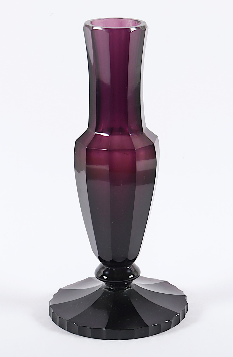 VASE, violett getöntes Glas,