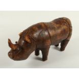 FUSSHOCKER RHINOCEROS, brauner