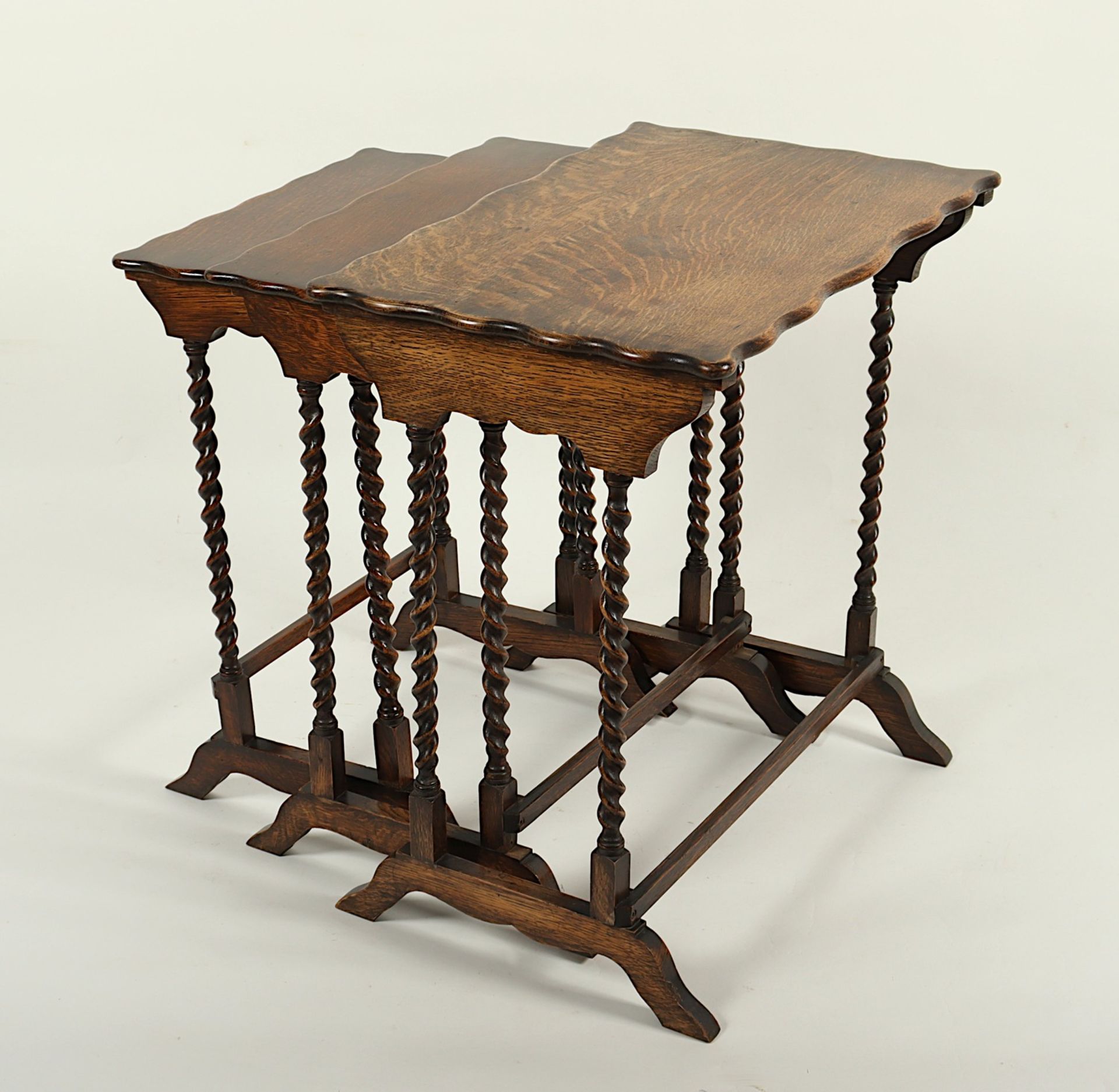 NEST OF TABLES, Eiche, dreiteilig, - Image 2 of 3