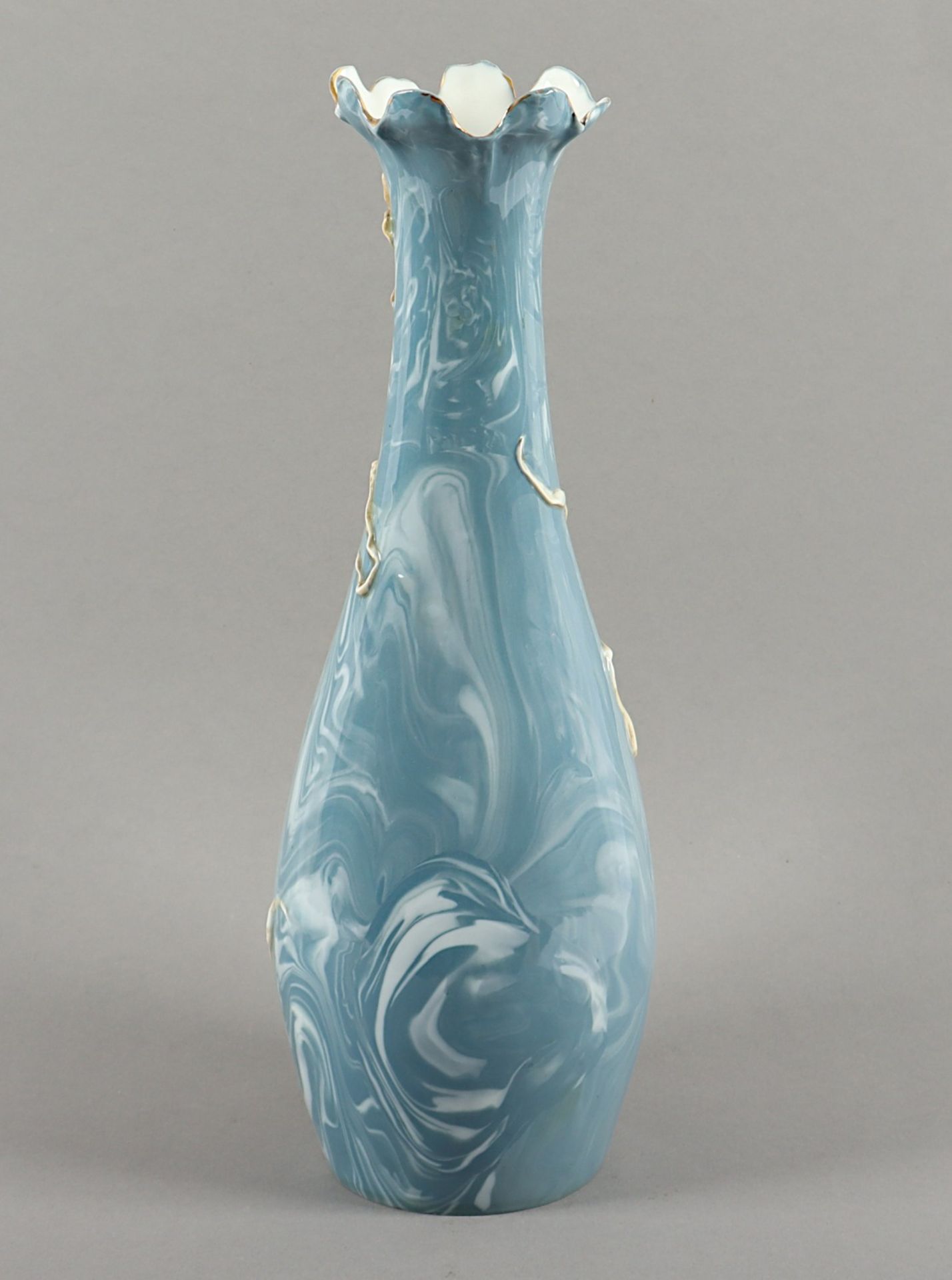 JUGENDSTIL-VASE, wohl Porzellan, - Image 2 of 3