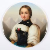 <de>MINIATURPORTRAIT, farbig gemaltes Portrait einer jungen Frau in Tracht vor Gebirgslandschaft, Dm