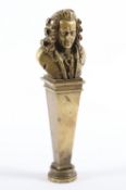 <de>PETSCHAFT "VOLTAIRE", Bronze, H 13,5, FRANKREICH, 19.Jh.</de>