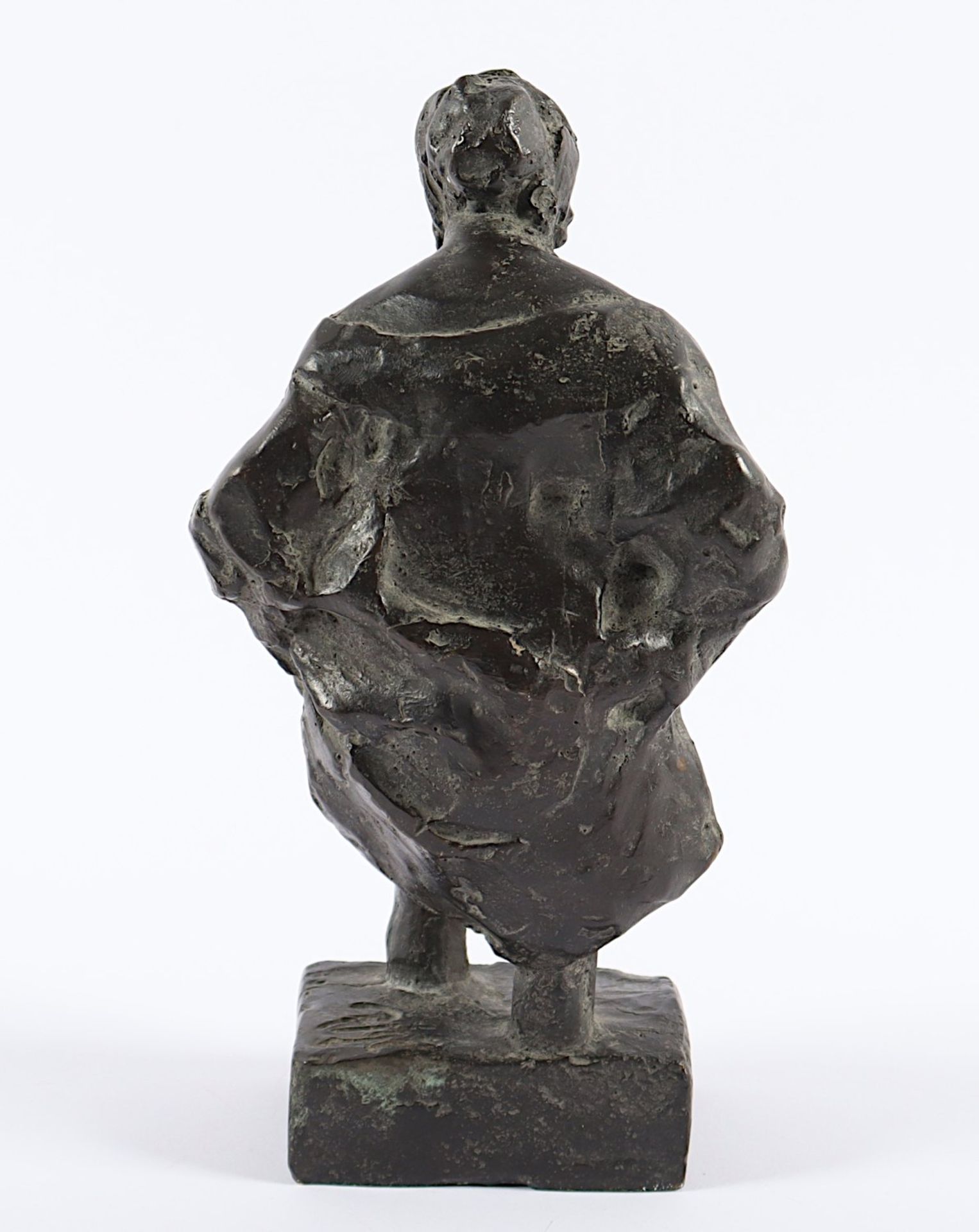 <de>UNBEKANNTER BILDHAUER, "Badende", Bronze, H 19,5, monogrammiert und datiert '92 (?)</de> - Bild 2 aus 3