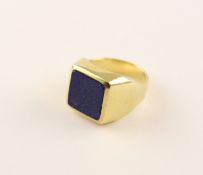 <de>HERRENRING, 585/ooo Gelbgold, geprüft, besetzt mit einem Lapis-Lazuli-Plättchen von ca. 13,0 x 1