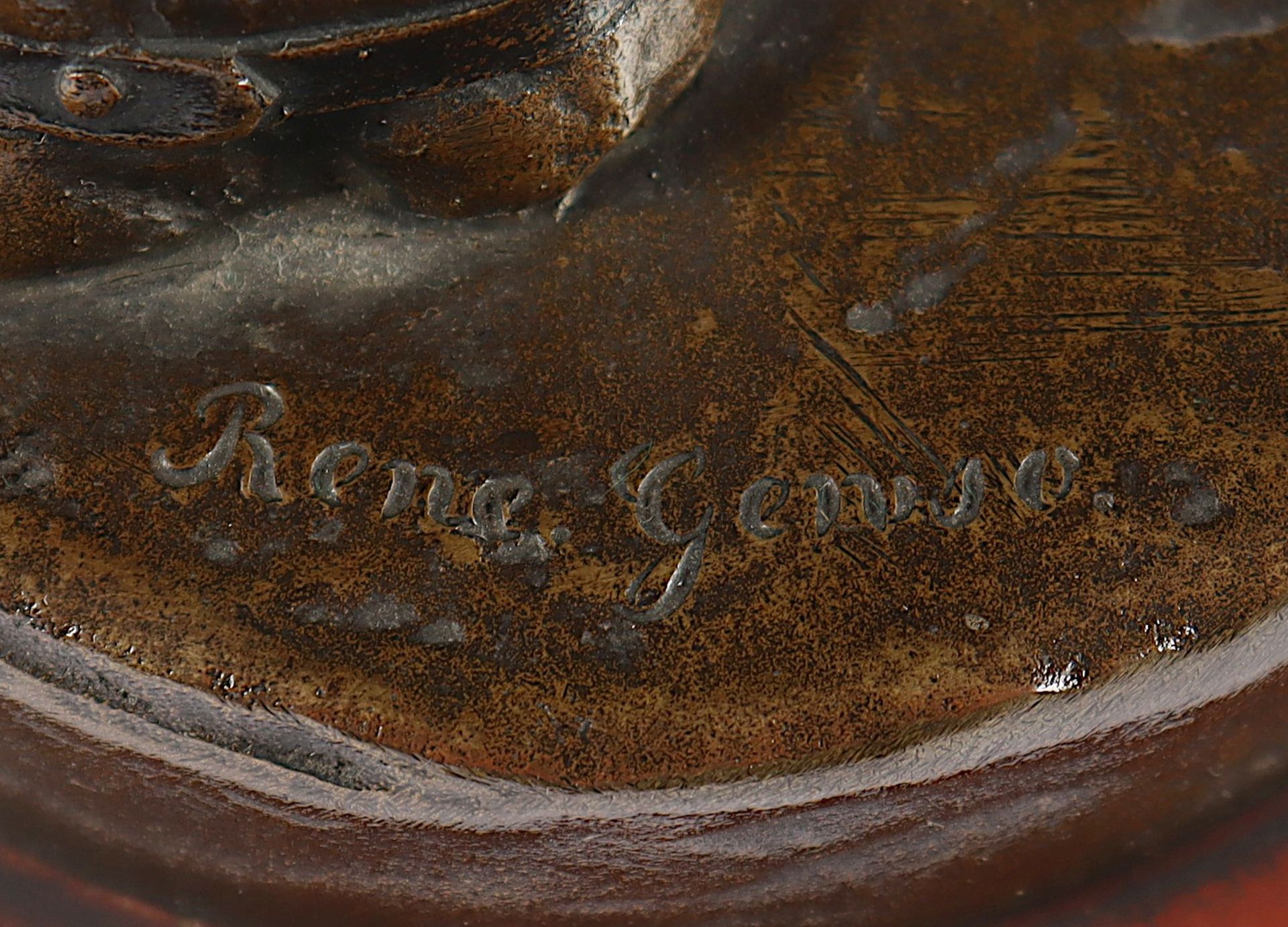 <de>GEWSO, René, "Sitzender Schmied", Bronze, auf dem Sockel signiert, H 22, Marmorsockel</de> - Bild 4 aus 4