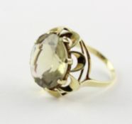 <de>DAMENRING, 585/ooo Gelbgold, besetzt mit einem rund facettieren Citrin, RG 61, 7,9g</de>