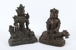 ZWEI FIGUREN GUANYIN AUF LÖWE, Bronze,